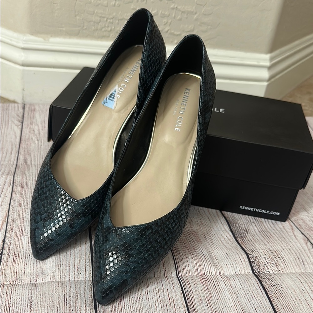 Kenneth Cole Women's Blue Flats